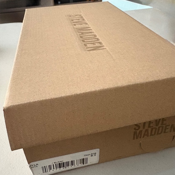 Steve Madden White Woven loafers flats - Picture 7 of 7